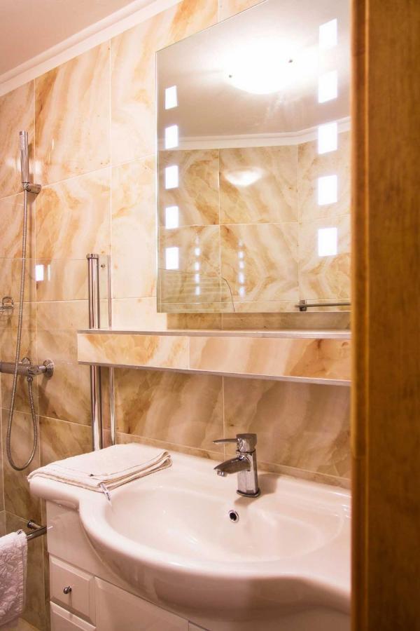 Vila Katarina 151 ตาตรันสกา ลอมนีจา ภายนอก รูปภาพ